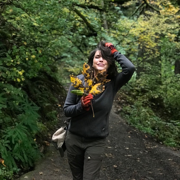 Meet your Posher, Shannon - Picture 2 of 8